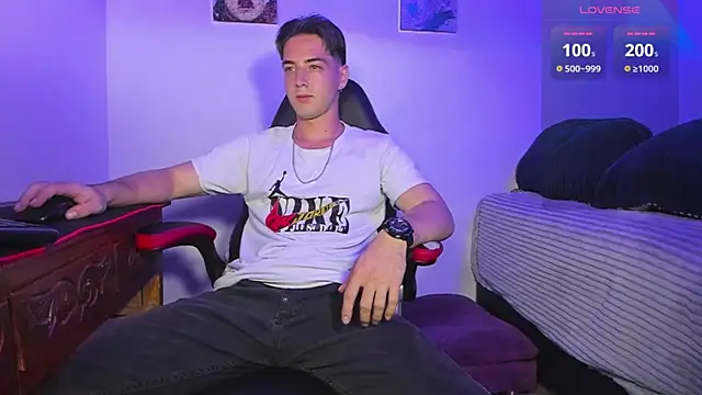 Alex smith00 online show from February 23, 1:35 am