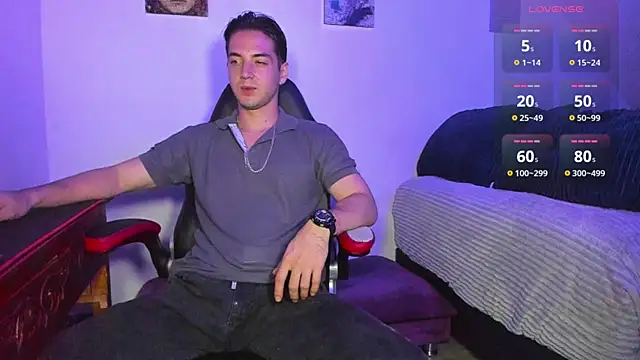 Alex smith00 online show from March 16, 1:49 am