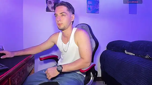 Alex smith00 online show from October 4, 10:52 pm