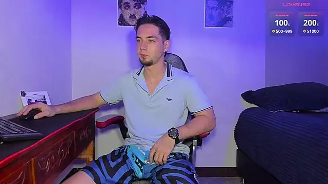 Alex smith00 online show from October 17, 10:56 pm