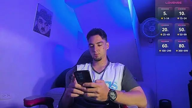 Alex smith00 online show from December 19, 5:53 pm