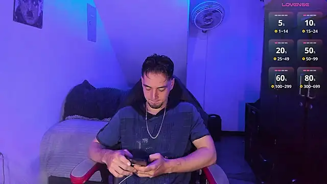 Alex smith00 online show from March 1, 5:04 pm