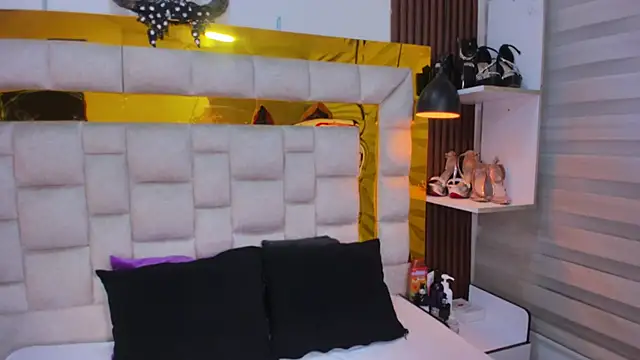 bigass monic online show from March 7, 2:57 am