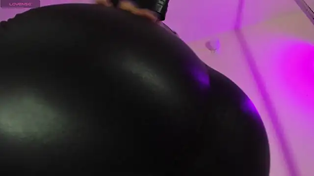 Snapshot of Cristina__Smith chatting on January 11, 11:46 pm Cristina Smith online show from January 11, 11:46 pm