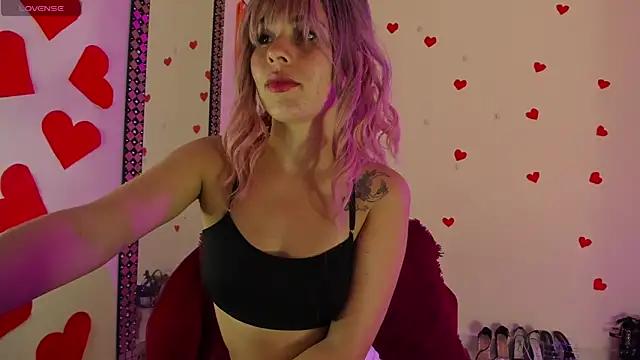 Snapshot of Cristina__Smith chatting on March 3, 8:43 pm Cristina Smith online show from March 3, 8:43 pm