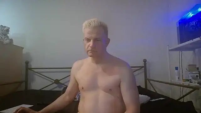 Snapshot of Dragonnyc@xh chatting on February 16, 4:09 am Dragonnycxh online show from February 16, 4:09 am