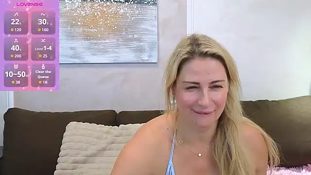 Snapshot of Lady_Murenza chatting on August 5, 6:33 pm Lady Murenza online show from August 5, 6:33 pm