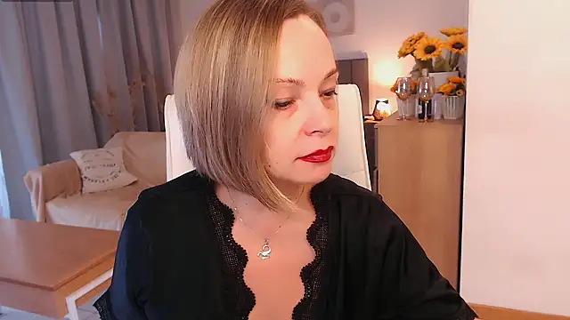 Tilly Eliot online show from February 22, 8:29 pm