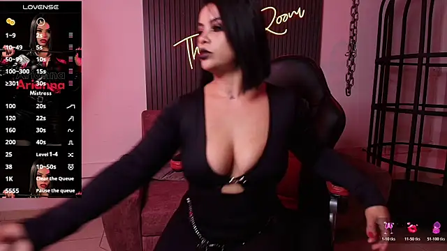 arianna smith  online show from November 12, 7:46 pm