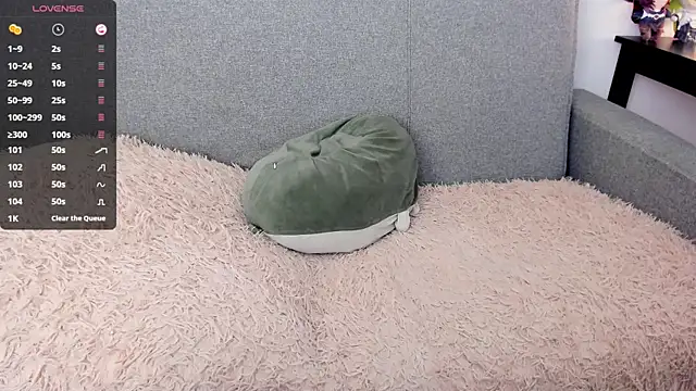 loliwoods online show from March 6, 4:30 am