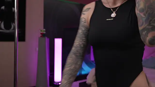 GirlGogo online show from December 19, 1:39 am