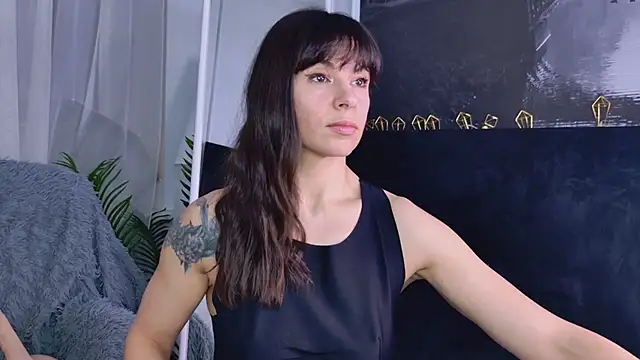 SofiaFoster  online show from April 4, 4:15 pm