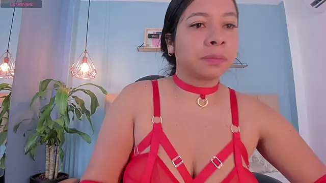 Snapshot of MaraOwen_ chatting on November 7, 12:05 pm MaraOwen online show from November 7, 12:05 pm