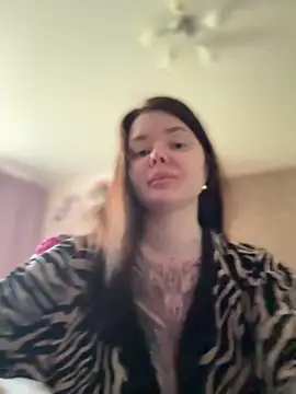 Snapshot of MommyDimitrescu_ chatting on May 26, 6:31 am MommyDimitrescu online show from May 26, 6:31 am