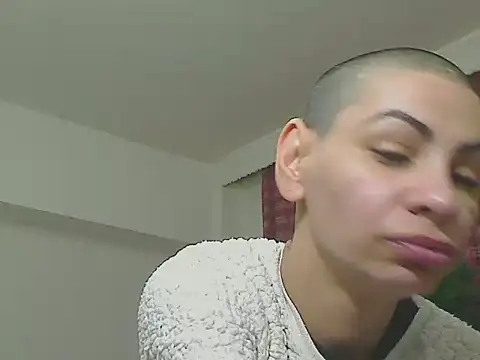 Snapshot of hotSANDRA_STARR chatting on December 21, 12:40 am hotSANDRA STARR online show from December 21, 12:40 am