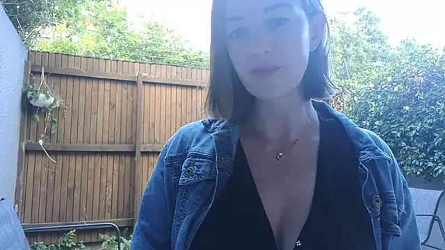 TopsyWilde online show from December 29, 3:35 pm