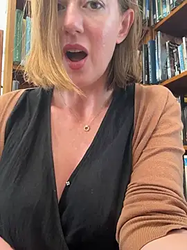 TopsyWilde online show from January 8, 1:09 pm