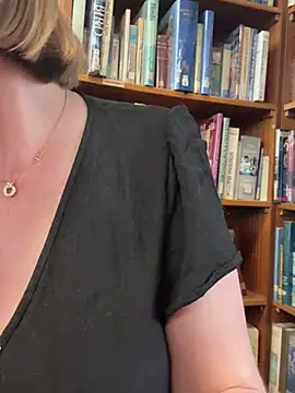 TopsyWilde online show from January 14, 11:31 am