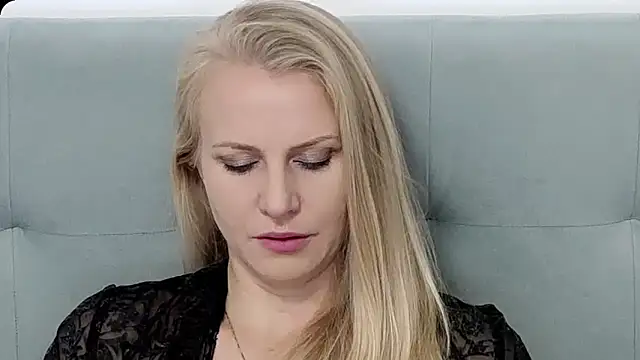 K  Adrienne online show from October 4, 5:49 am