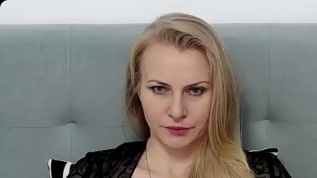 K  Adrienne online show from January 17, 6:18 am