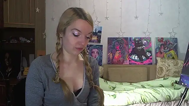 SecretSophia online show from December 10, 2:28 pm