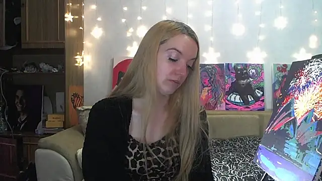 SecretSophia online show from December 14, 6:46 am