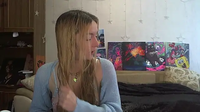 SecretSophia online show from February 8, 8:31 am