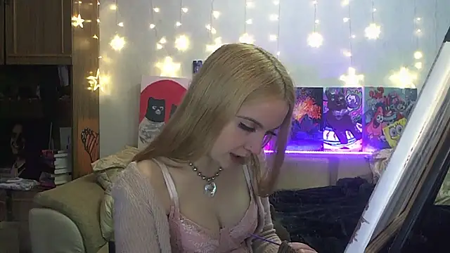 SecretSophia online show from March 7, 11:05 pm