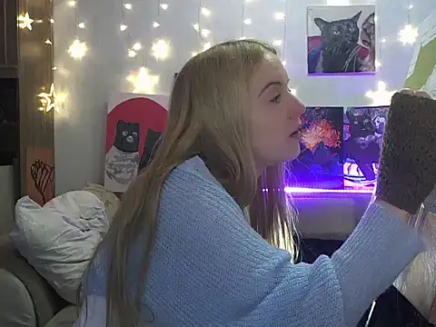 SecretSophia online show from March 18, 11:31 pm