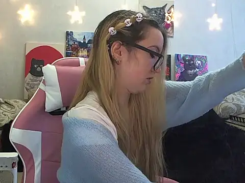 SecretSophia online show from October 21, 11:22 am