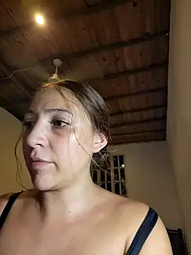 VickyHoult online show from December 11, 11:54 pm