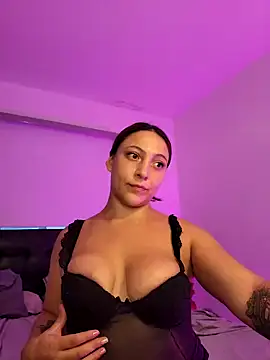 VickyHoult online show from February 6, 11:04 pm