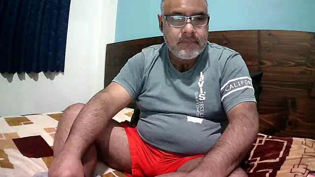 Snapshot of PhillDrake11 chatting on June 1, 4:25 am PhillDrake11 online show from June 1, 4:25 am
