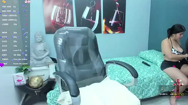 pearl weet online show from March 11, 5:35 pm