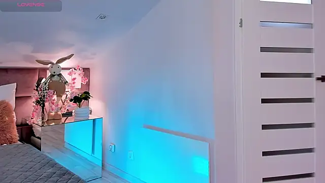 MiaMuse online show from April 16, 7:14 pm