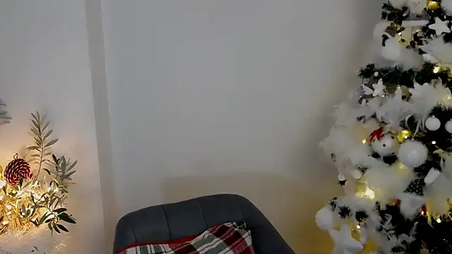 Xentthia online show from December 4, 2:37 pm