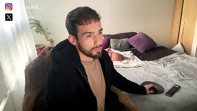 Snapshot of Emanuell__ chatting on April 28, 10:04 pm Emanuell online show from April 28, 10:04 pm