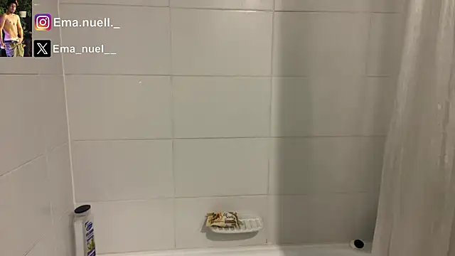 Snapshot of Emanuell__ chatting on May 6, 10:59 pm Emanuell online show from May 6, 10:59 pm
