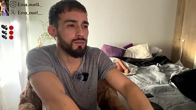 Snapshot of Emanuell__ chatting on May 16, 8:29 pm Emanuell online show from May 16, 8:29 pm