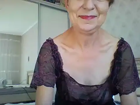 Snapshot of SwettyViktory chatting on October 21, 8:15 am SwettyViktory online show from October 21, 8:15 am