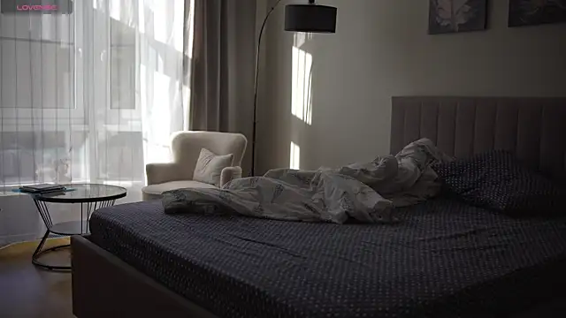 Snapshot of Danielle_Thomas chatting on September 25, 8:18 am Danielle Thomas online show from September 25, 8:18 am