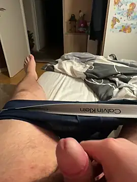 Snapshot of Tomi2244 chatting on February 1, 8:18 pm Tomi2244 online show from February 1, 8:18 pm