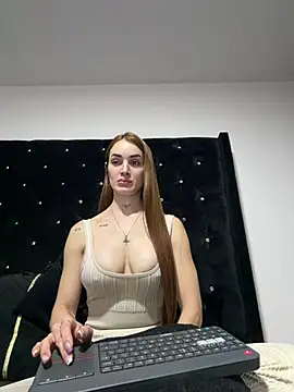 Snapshot of SofiaCarter chatting on February 27, 2:00 am SofiaCarter online show from February 27, 2:00 am