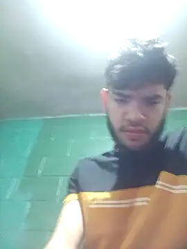 Snapshot of modelo38528061 chatting on March 9, 8:18 am modelo38528061 online show from March 9, 8:18 am