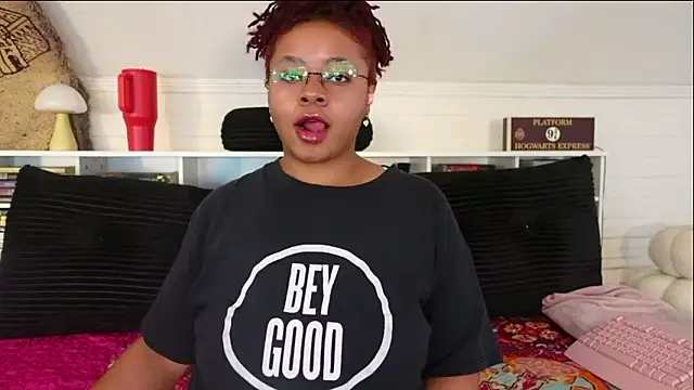 -khayaparker online show from March 27, 4:18 pm