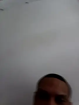 Snapshot of Slader06 chatting on February 19, 6:42 am Slader06 online show from February 19, 6:42 am