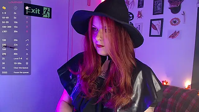auroralatexprincess online show from October 30, 8:09 pm