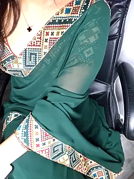Snapshot of aliyaah_singh chatting on May 5, 6:05 pm aliyaah singh online show from May 5, 6:05 pm