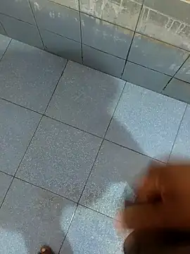 Snapshot of dinesh682 chatting on October 20, 12:27 pm dinesh682 online show from October 20, 12:27 pm