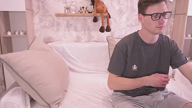 FluffyHat online show from December 14, 8:24 pm